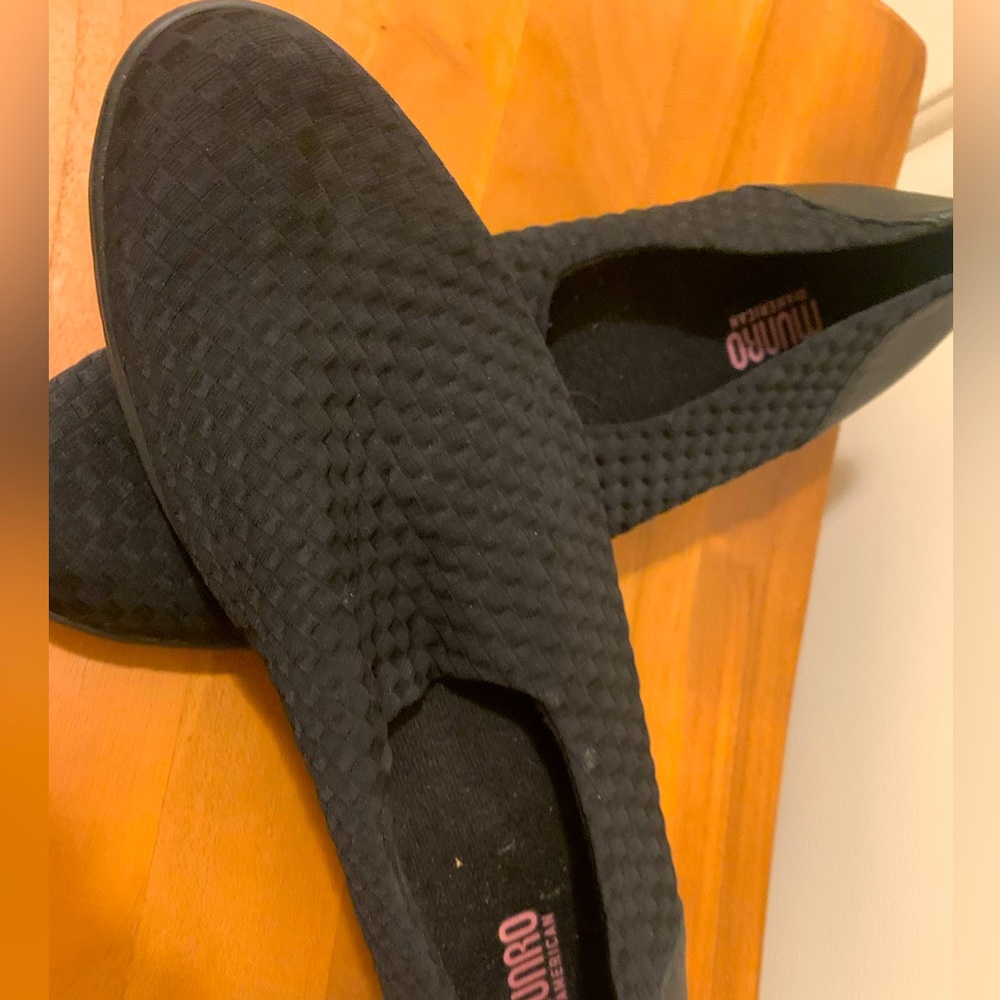 Munro shoes brand new cruise slip on, size 9.5 narrow